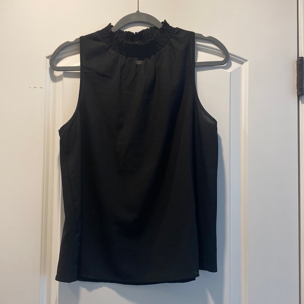 Paper Crane Sleeveless Ruffle Collar Top, Medium